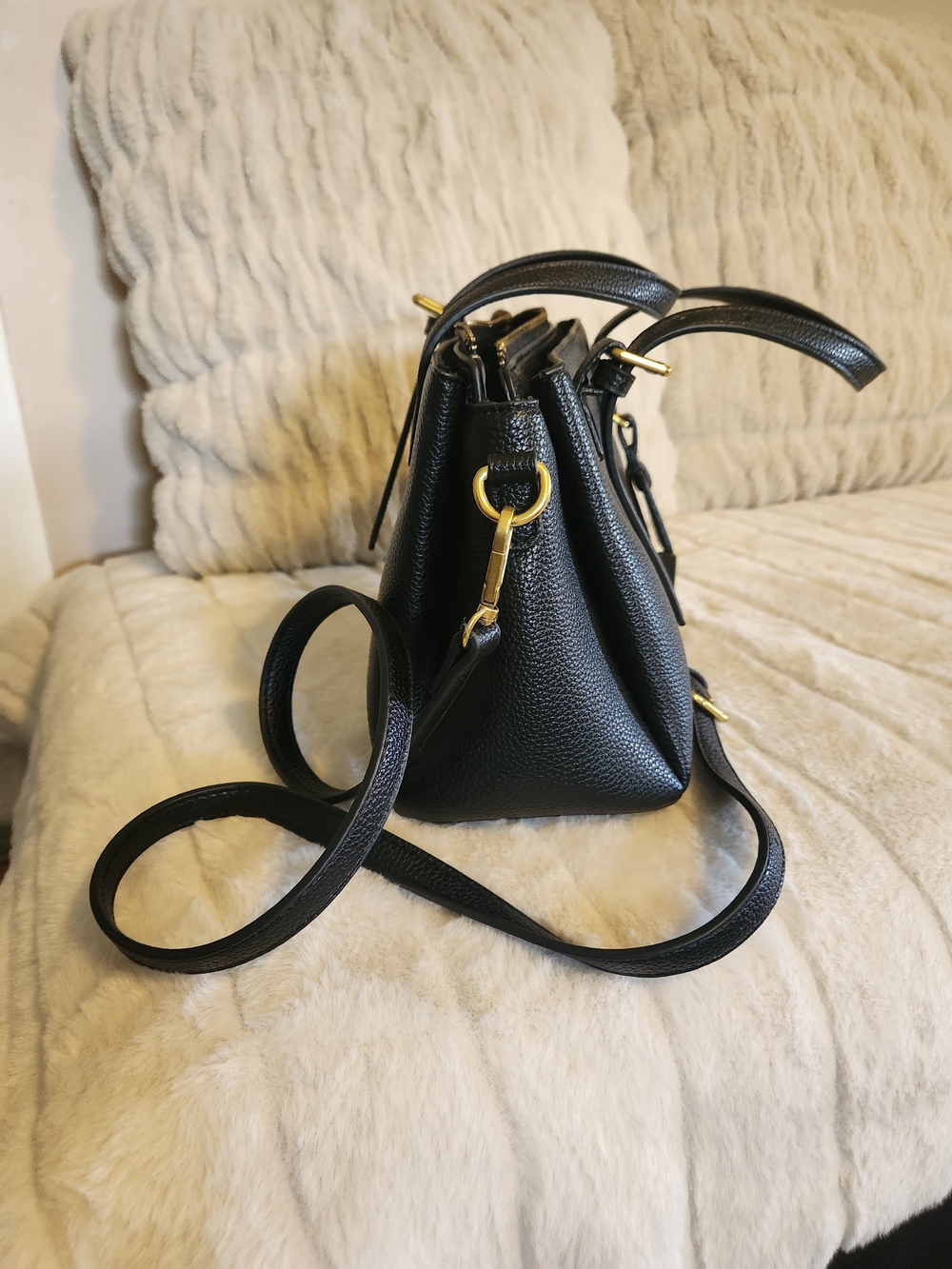 Classic Black Pebbled Leather Tote with Removable Strap - Picture 4 of 4